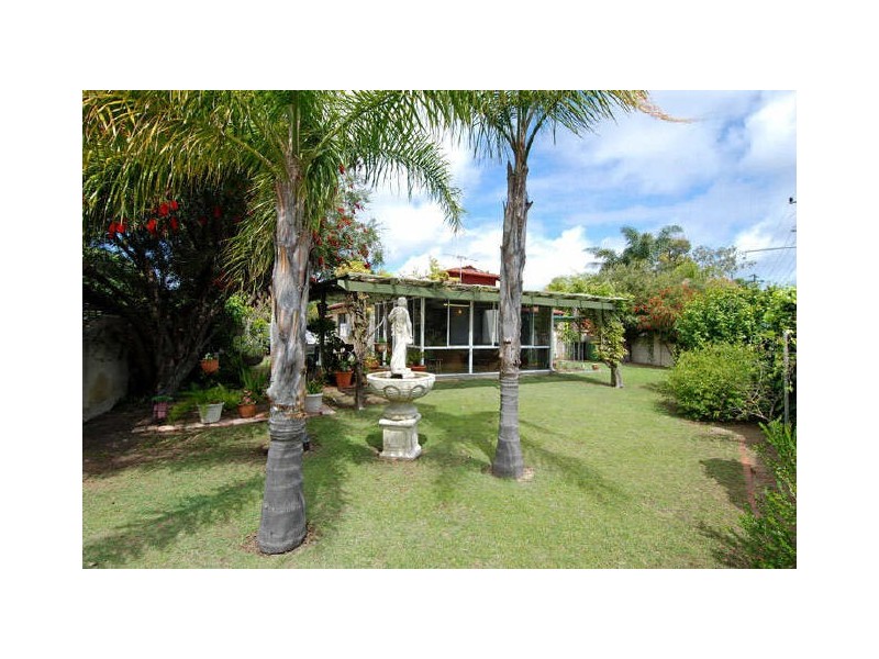 4 Mottley Street, Attadale WA 6156