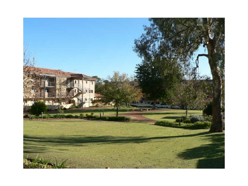 4/79 Waverley Road, Coolbellup WA 6163