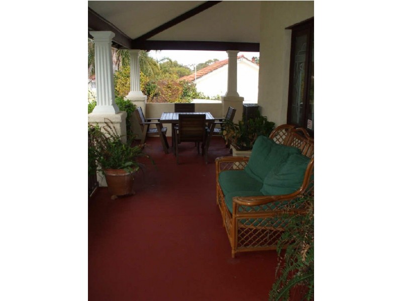 1 Cadd Street, Beaconsfield WA 6162