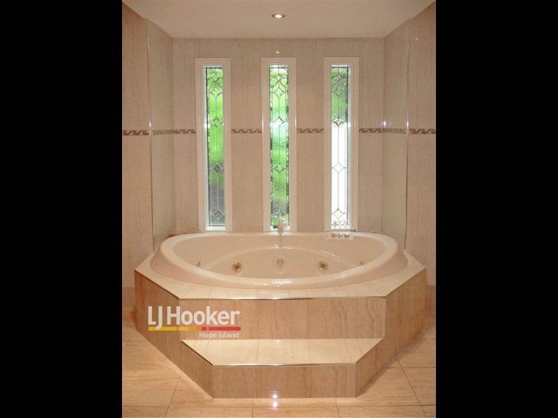 Hope Island QLD 4212