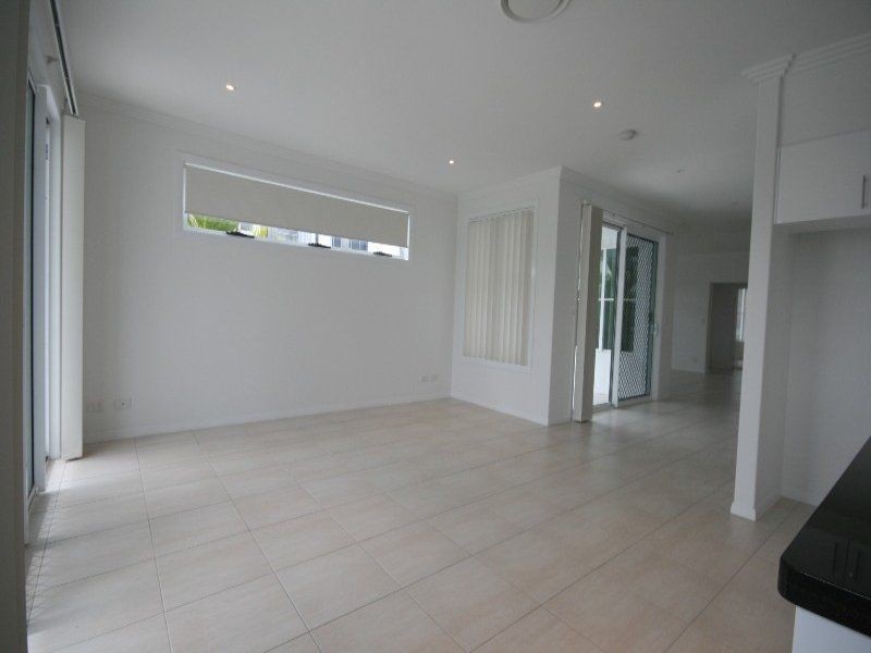 45 Coomera Court, Helensvale QLD 4212