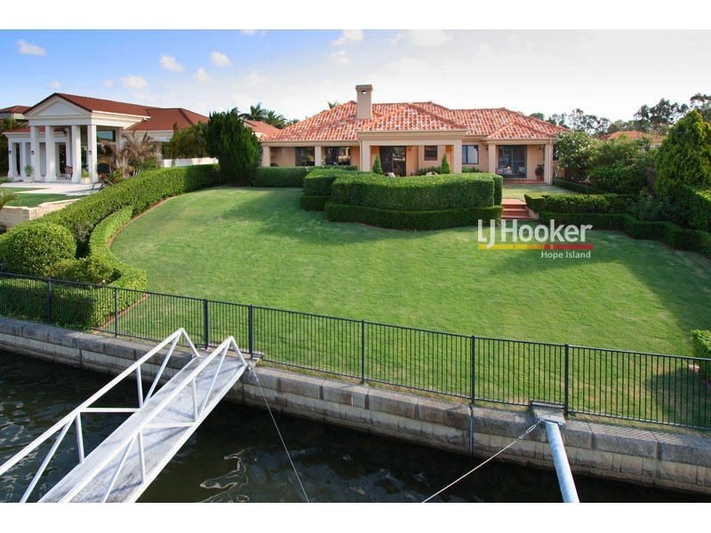 3106 Riverleigh Drive, Hope Island QLD 4212