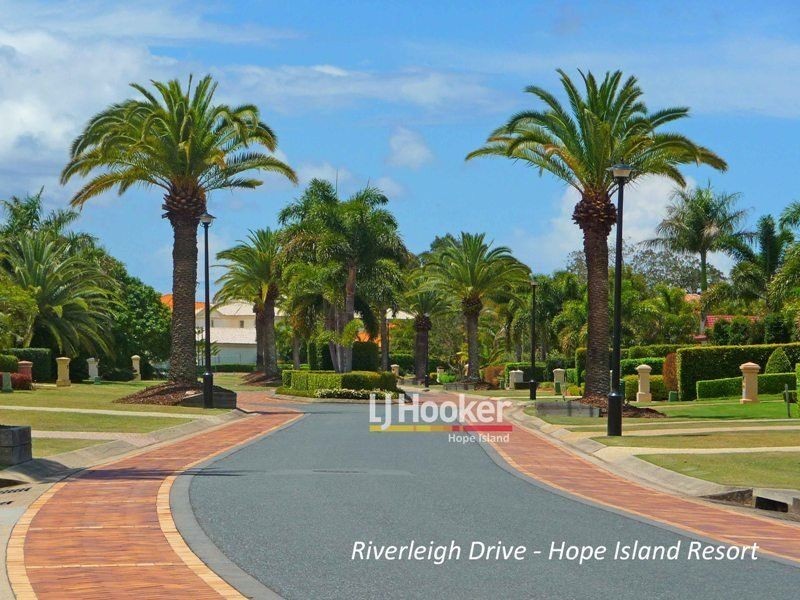 3106 Riverleigh Drive, Hope Island QLD 4212