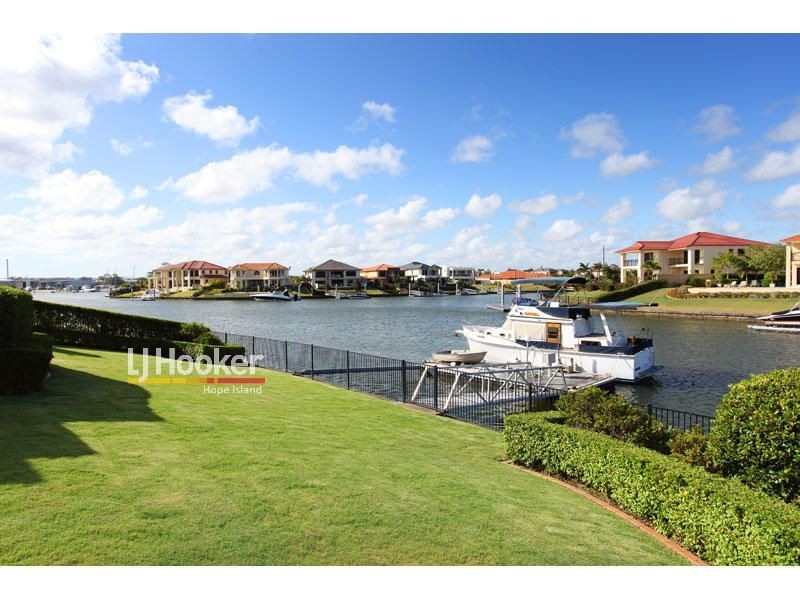 3106 Riverleigh Drive, Hope Island QLD 4212