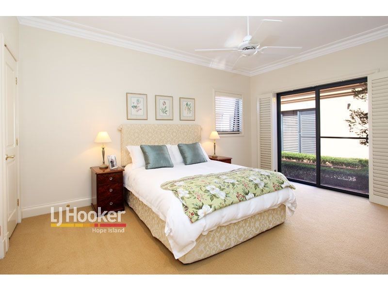 3106 Riverleigh Drive, Hope Island QLD 4212