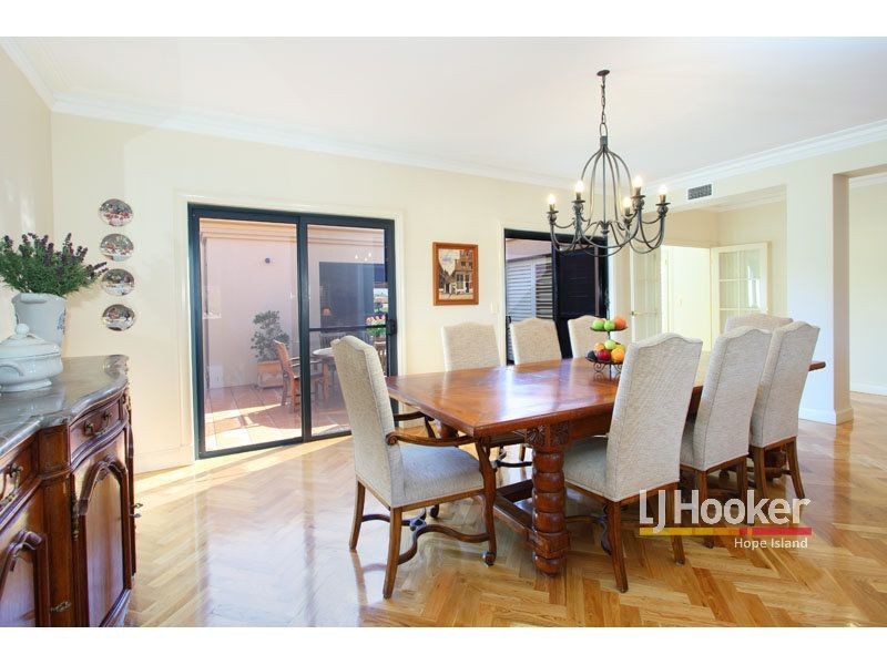 3106 Riverleigh Drive, Hope Island QLD 4212