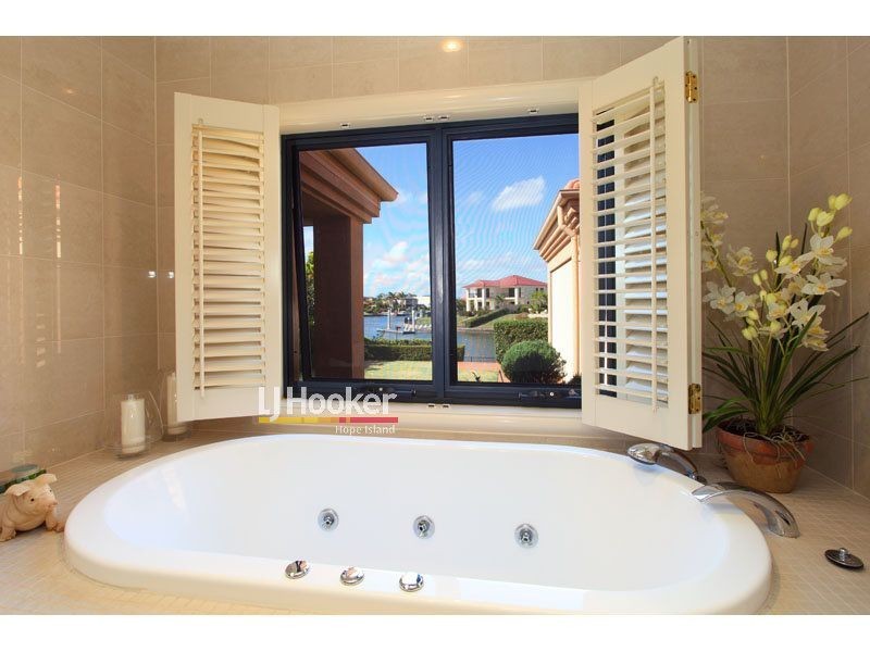 3106 Riverleigh Drive, Hope Island QLD 4212