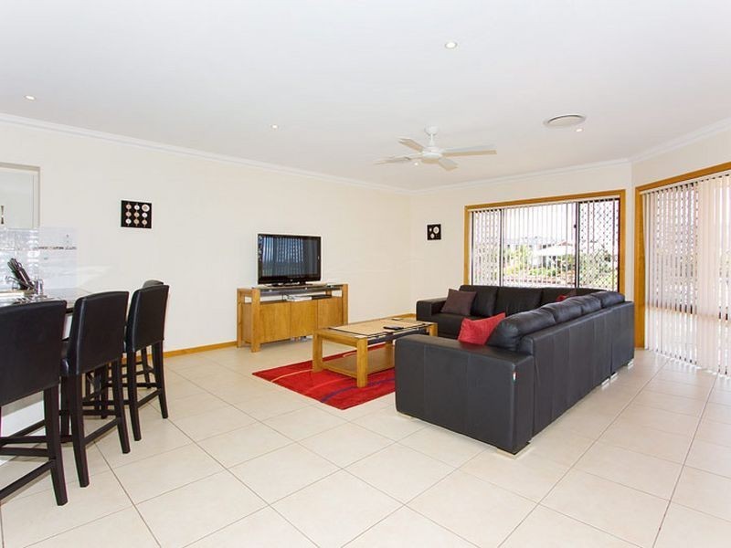35 Ferrymans Court, Helensvale QLD 4212
