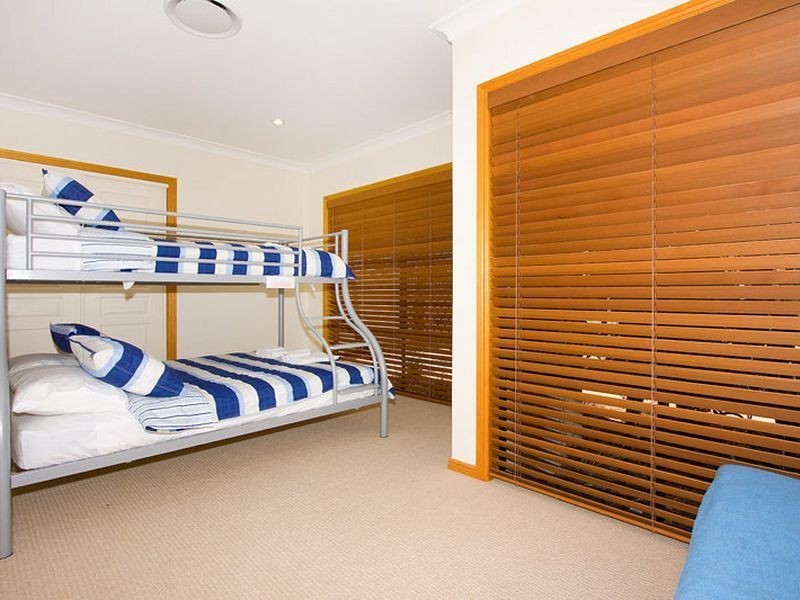 35 Ferrymans Court, Helensvale QLD 4212