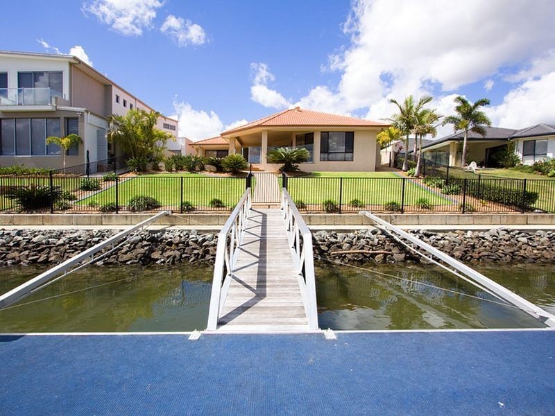 35 Ferrymans Court, Helensvale QLD 4212