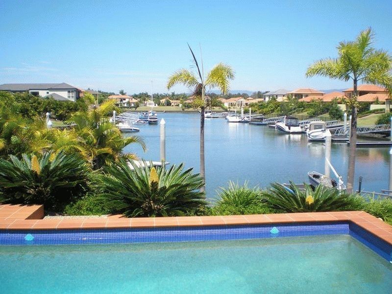 2133 Beaufort Way, Hope Island QLD 4212