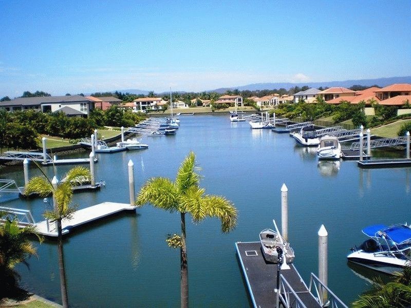 2133 Beaufort Way, Hope Island QLD 4212