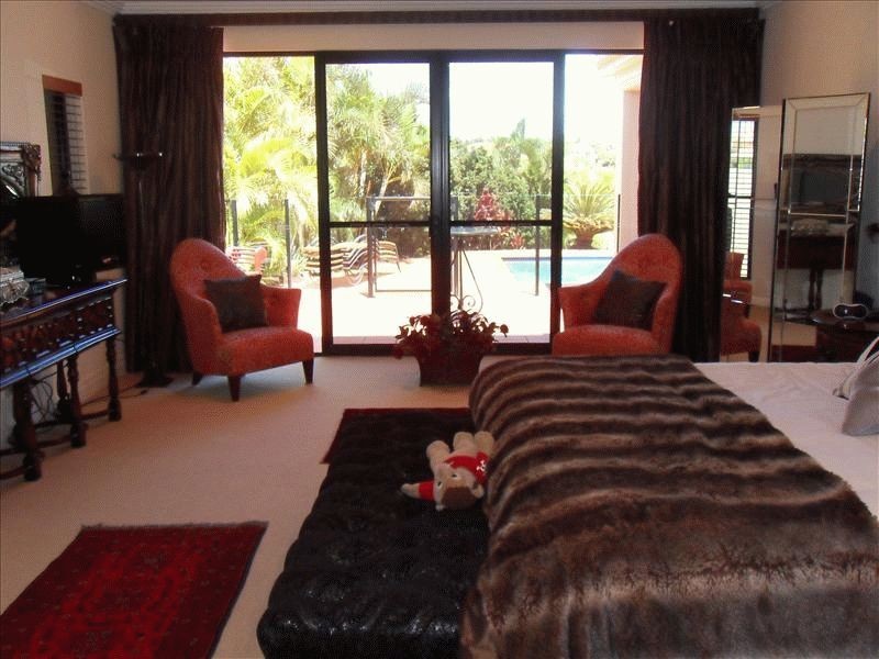 2133 Beaufort Way, Hope Island QLD 4212