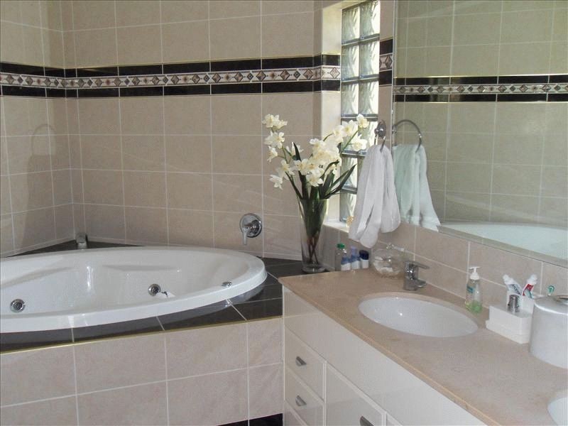 2133 Beaufort Way, Hope Island QLD 4212