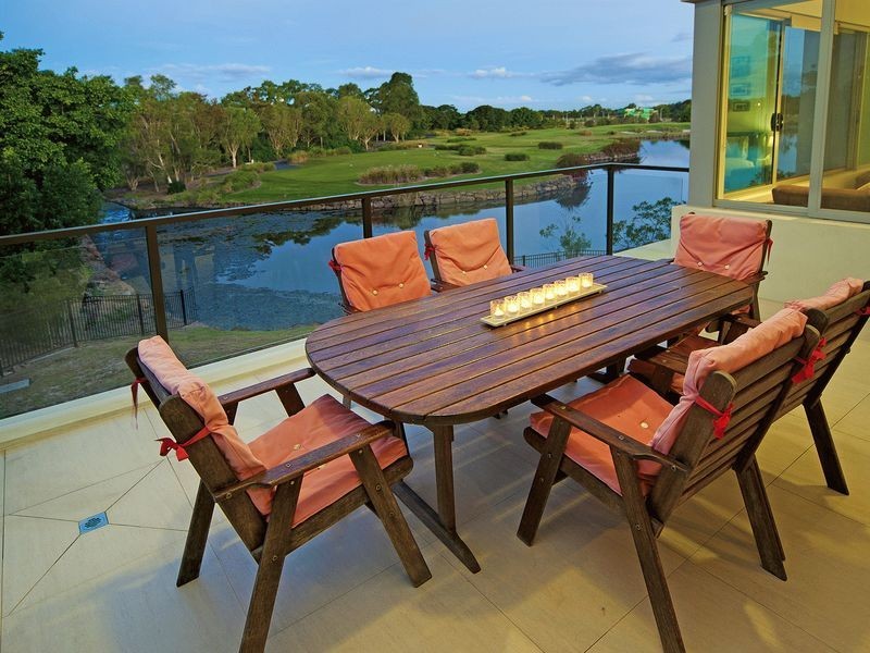 7502 Springfield Drive, Hope Island QLD 4212