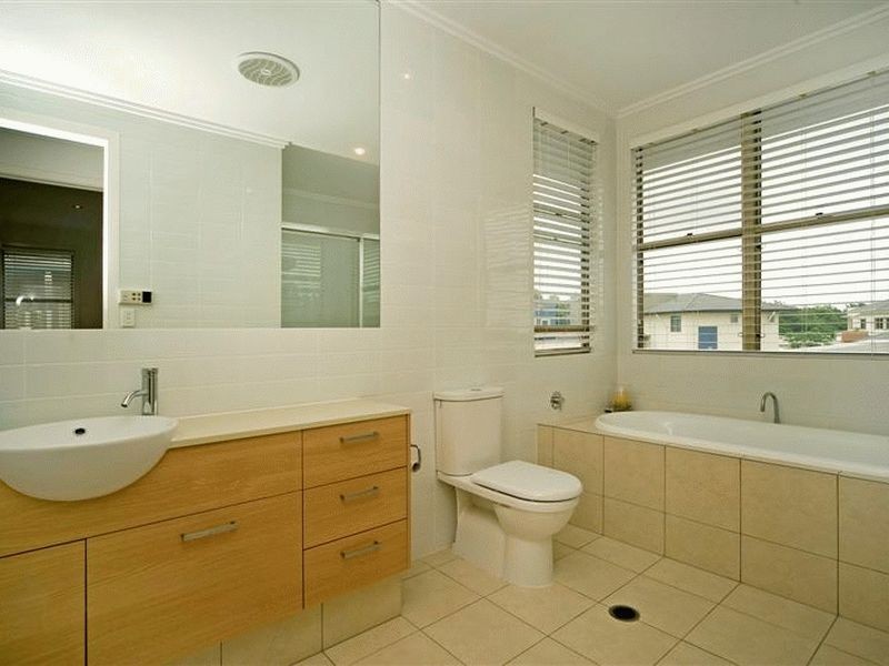 Hope Island QLD 4212