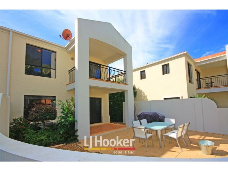 8893 Magnolia Drive East, Hope Island QLD 4212