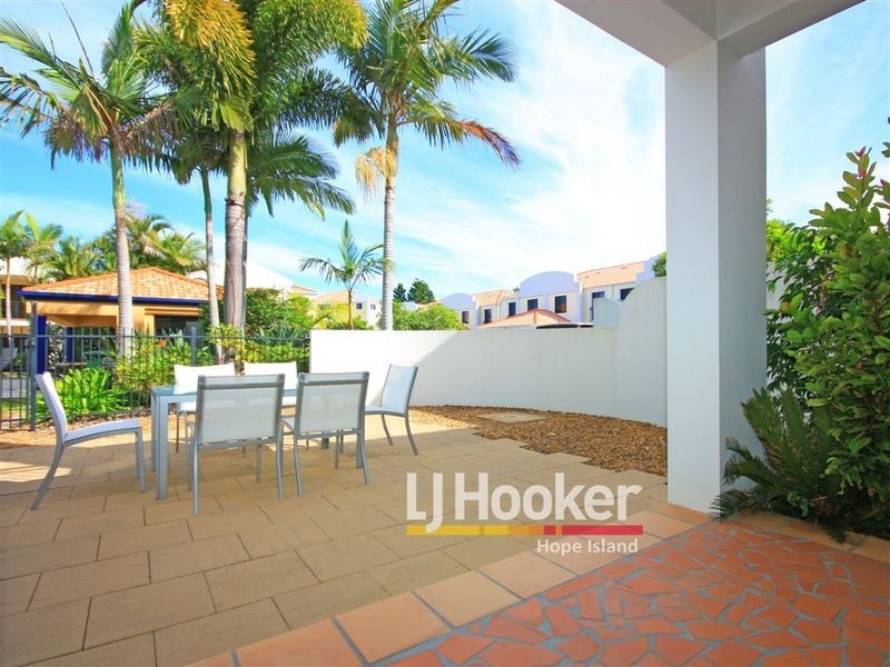 8893 Magnolia Drive East, Hope Island QLD 4212