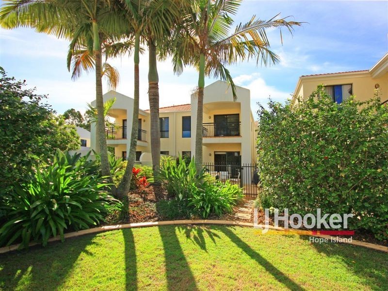 8893 Magnolia Drive East, Hope Island QLD 4212