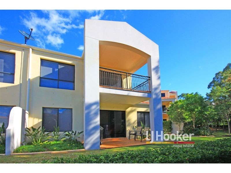 8848 Magnolia Drive East, Hope Island QLD 4212