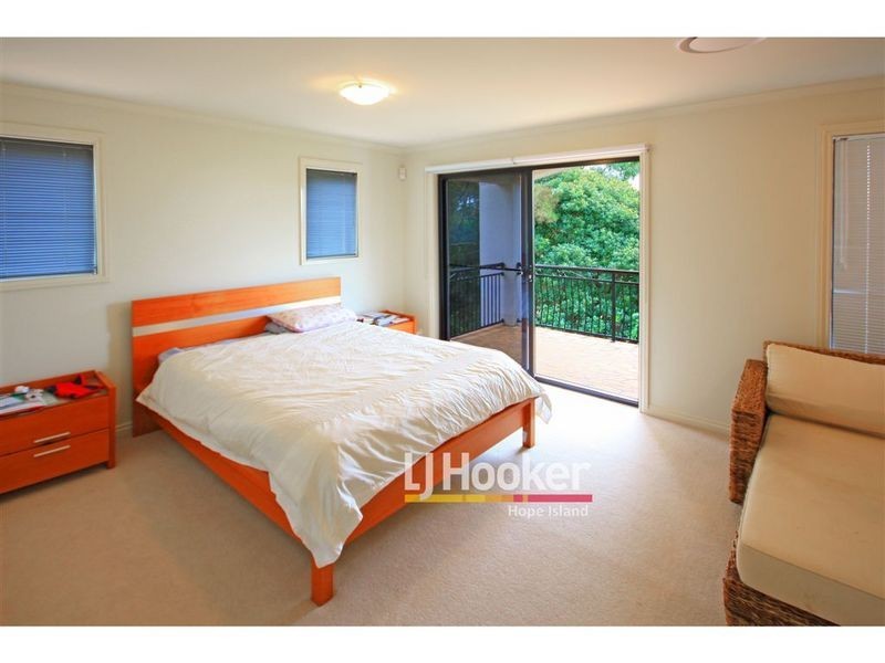 8848 Magnolia Drive East, Hope Island QLD 4212