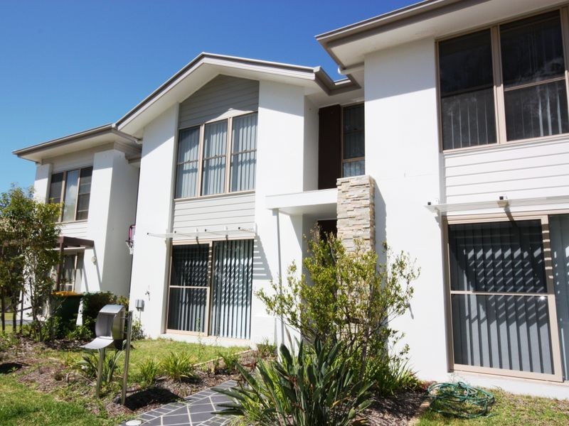 2/1 Leichhardt Street, Coomera QLD 4209