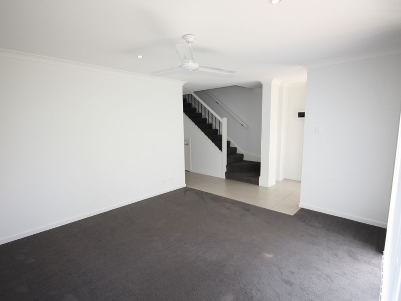 2/1 Leichhardt Street, Coomera QLD 4209