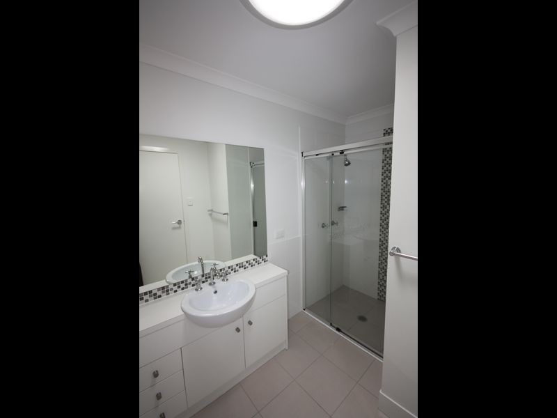 2/1 Leichhardt Street, Coomera QLD 4209