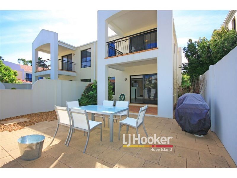 8893 Magnolia Drive East, Hope Island QLD 4212