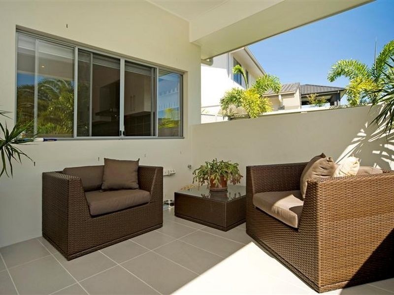 6159 Bolsena Cct, Hope Island QLD 4212