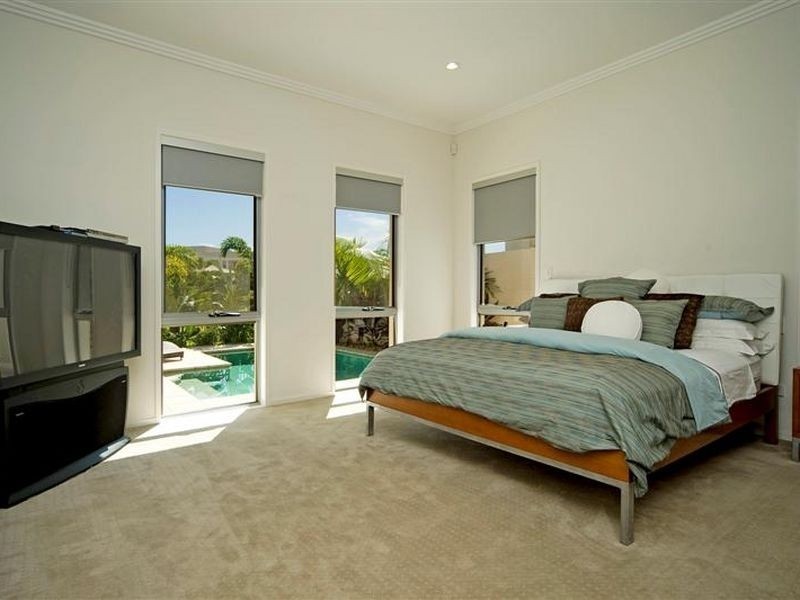 6159 Bolsena Cct, Hope Island QLD 4212