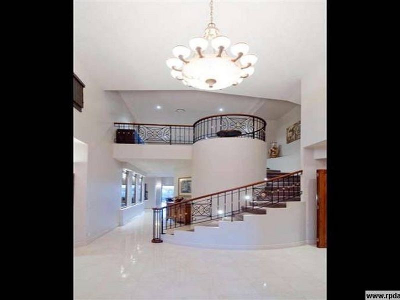 Hope Island QLD 4212