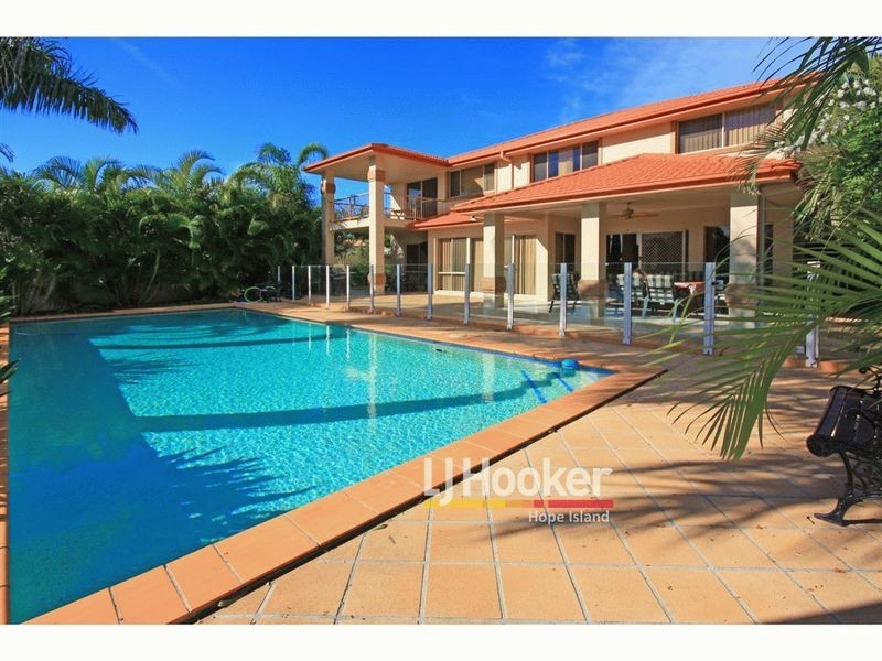 3151 Riverleigh Drive, Hope Island QLD 4212