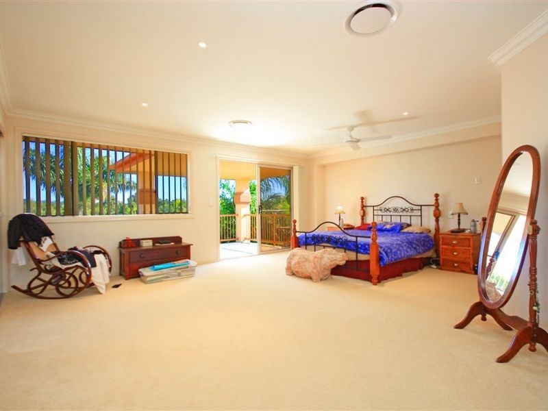 3151 Riverleigh Drive, Hope Island QLD 4212