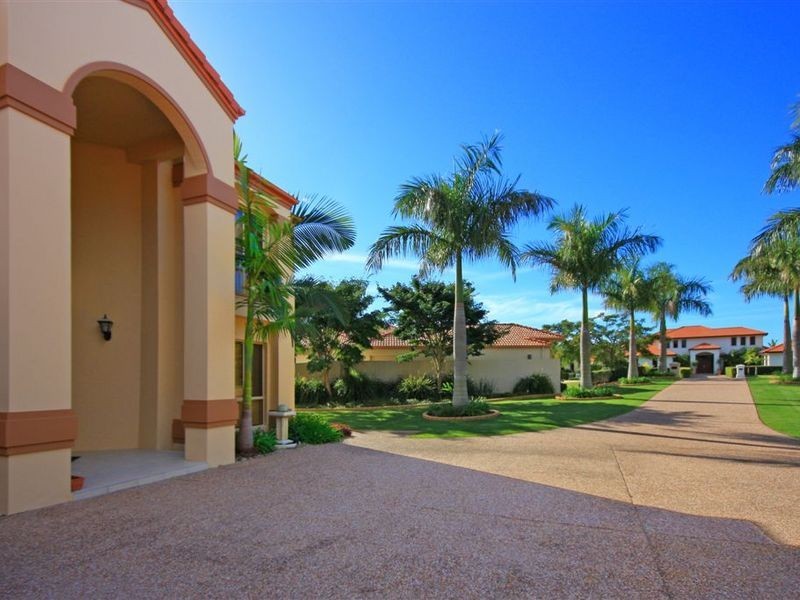 3151 Riverleigh Drive, Hope Island QLD 4212