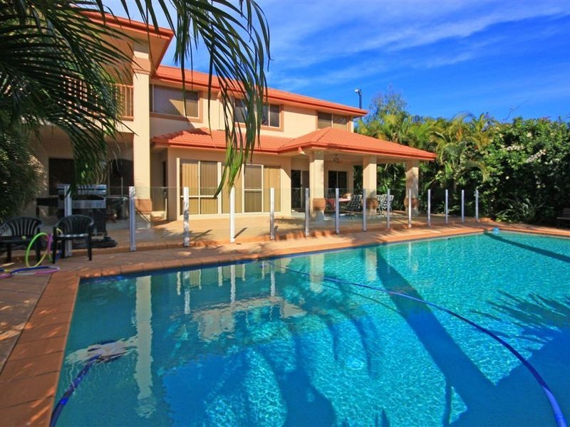 3151 Riverleigh Drive, Hope Island QLD 4212