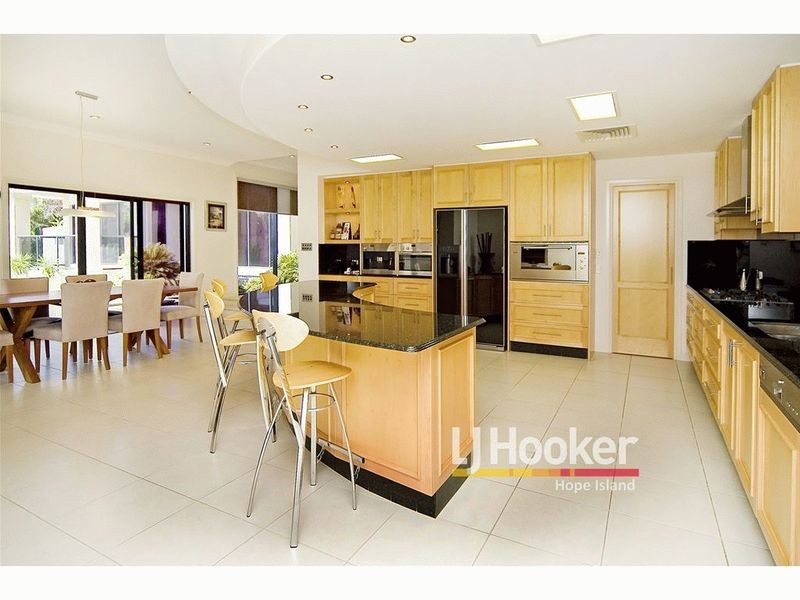 Hope Island QLD 4212