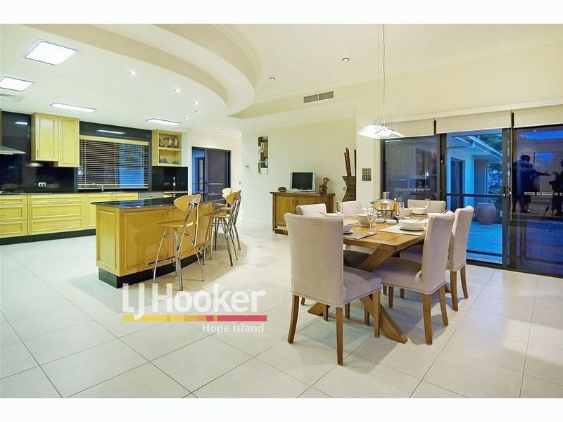 Hope Island QLD 4212