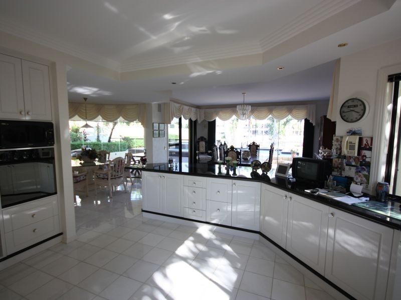 Hope Island QLD 4212
