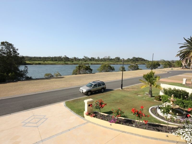 Hope Island QLD 4212