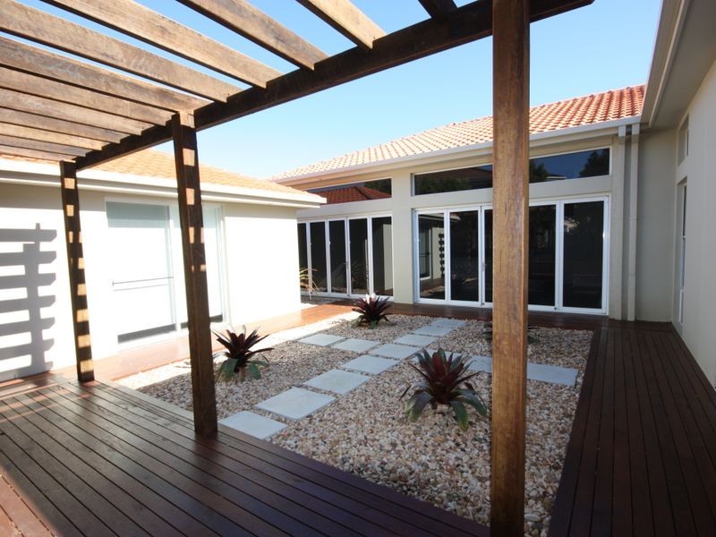 Hope Island QLD 4212