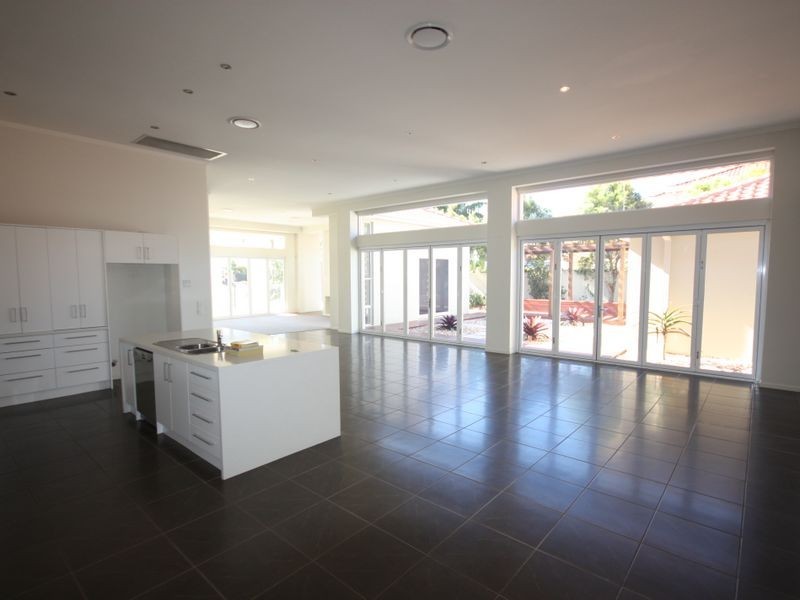 Hope Island QLD 4212