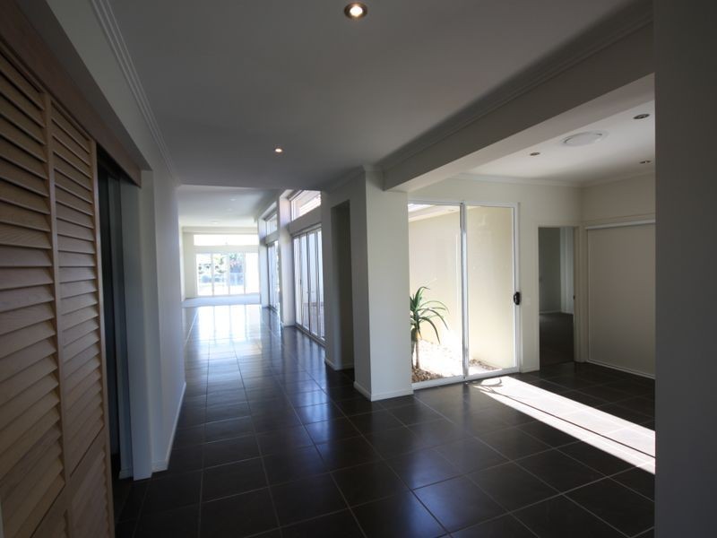 Hope Island QLD 4212