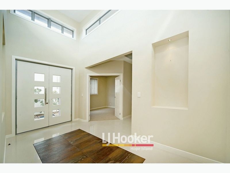 2804 Gracemere Cct North GRACEMERE ISLAND, Hope Island QLD 4212