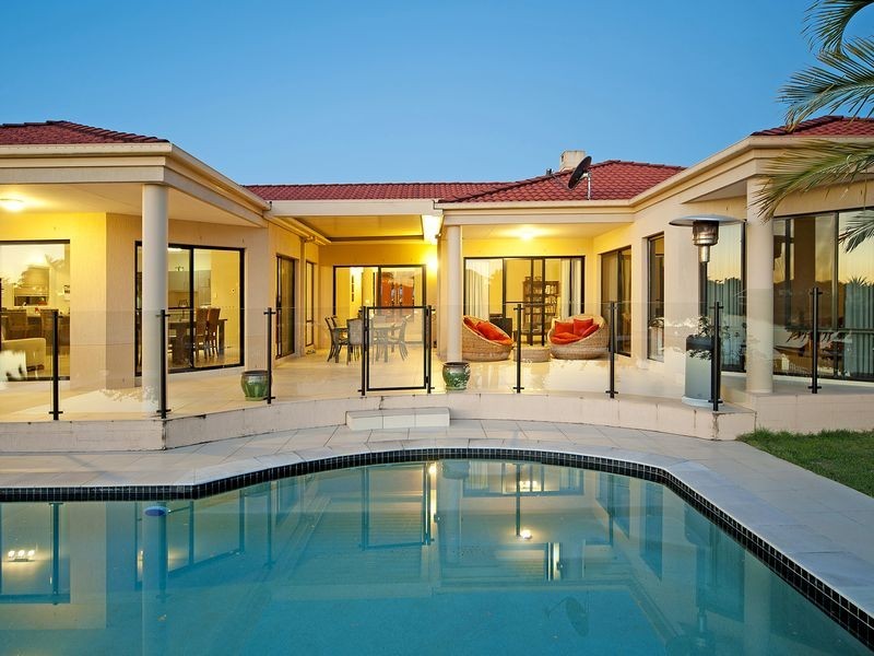 1045 Rosebank Way, Hope Island QLD 4212