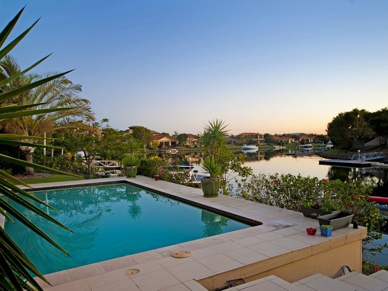 1045 Rosebank Way, Hope Island QLD 4212