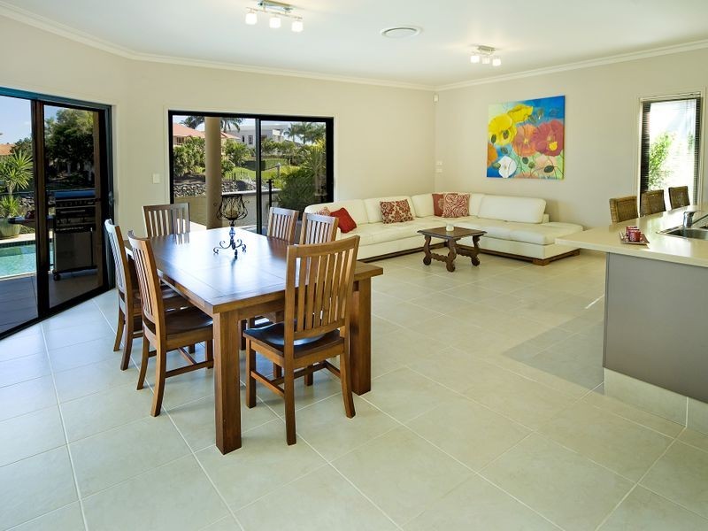 1045 Rosebank Way, Hope Island QLD 4212