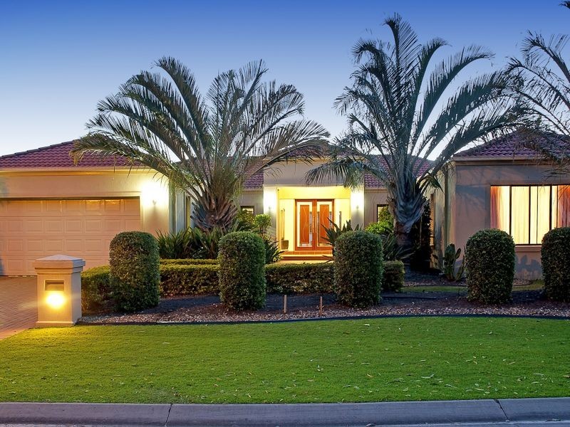 1045 Rosebank Way, Hope Island QLD 4212