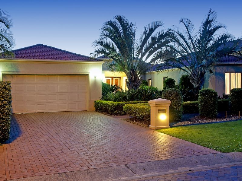 1045 Rosebank Way, Hope Island QLD 4212