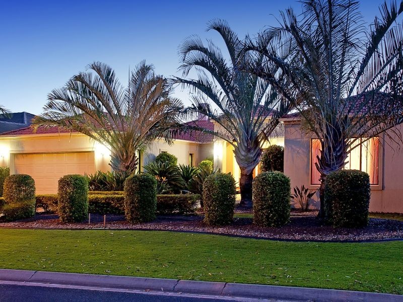 1045 Rosebank Way, Hope Island QLD 4212